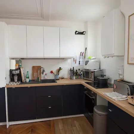 Apartment Charming In Les Batignolles *