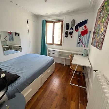Charming In Les Batignolles * Paris