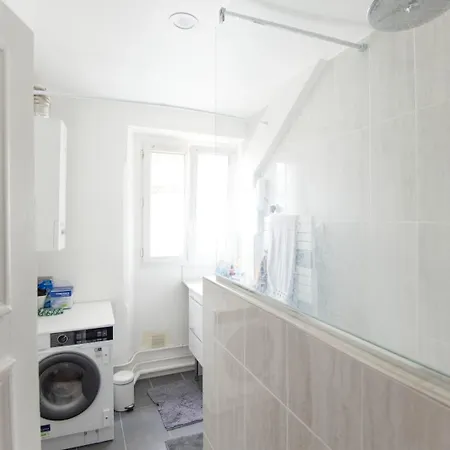 Apartment Charming In Les Batignolles Paris