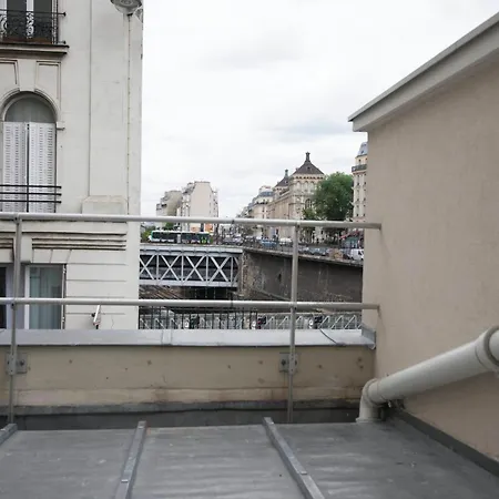 Charming In Les Batignolles * Paris