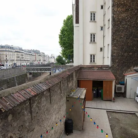 Charming In Les Batignolles *